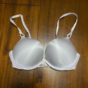 Victoria’s Secret bombshell bra